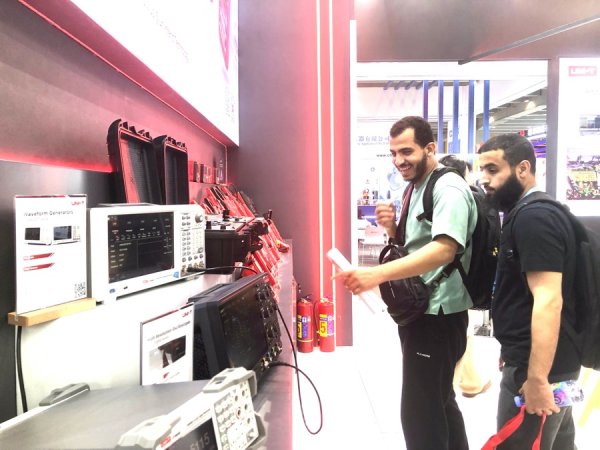 卓信宝 关税风暴下的东莞外贸：企业“见招拆招”，进击广交会寻找“确定性”订单